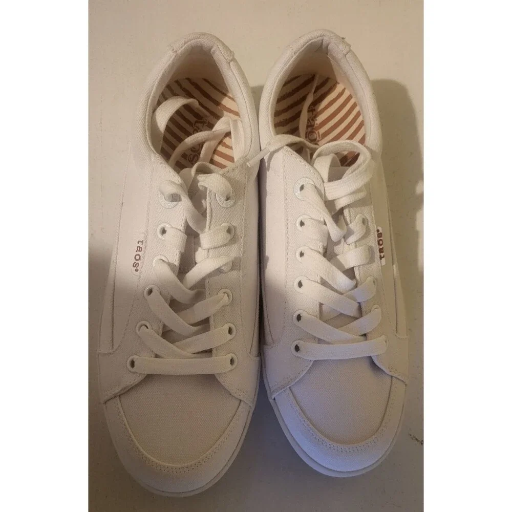 Taos Womens Moc Star Sneaker Size 9.5 White Canvas Lace Up Comfy Walking Shoe - Picture 2 of 6